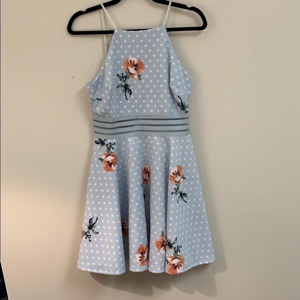 Bright sun dress with mesh cut out